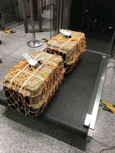 空运行李检查中